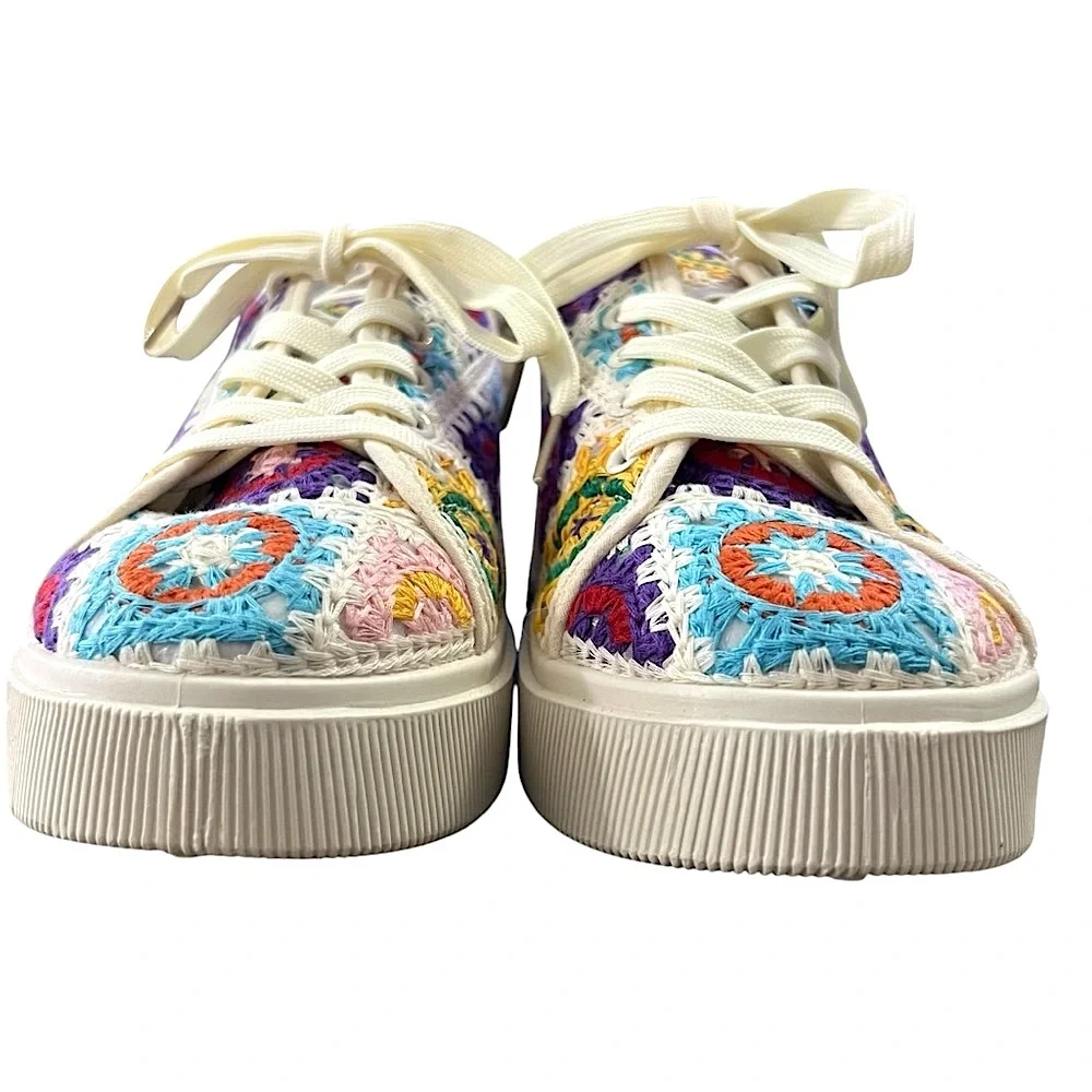 MATA WOMENS MULTI-COLOR CROCHET PATTERNED PLATFORM SNEAKERS SIZE 8 LIKE NEW